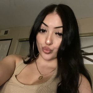 Meet your Posher, Mireya